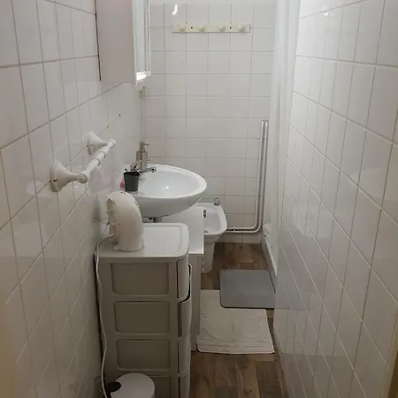 בית נופש Du Faubourg Charrault Maixent L'ecole