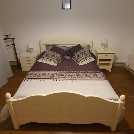 Du Faubourg Charrault Maixent L'ecole بيت للعطل *